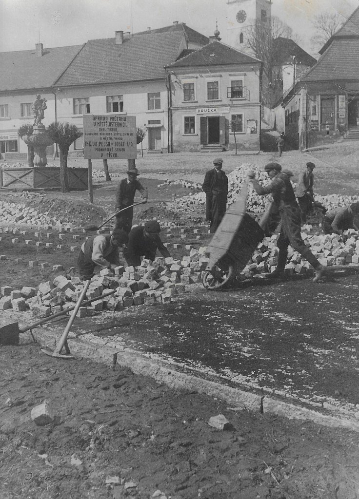 1 - Úprava průtahu v městě Jistebnici, 1940